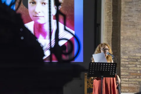 Venerdì 25 luglio per Voci allo specchio