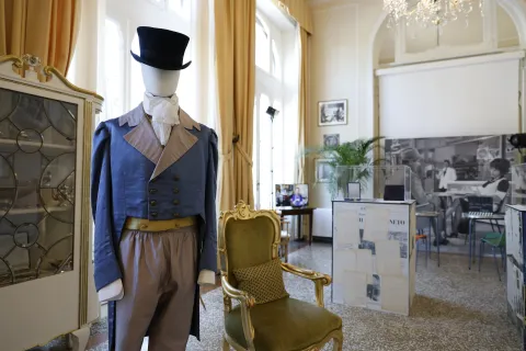 Stefania Sandrelli e Enrico Vanzina, a inaugurazione mostra “Alberto Sordi, maschera di un Vitellone”.