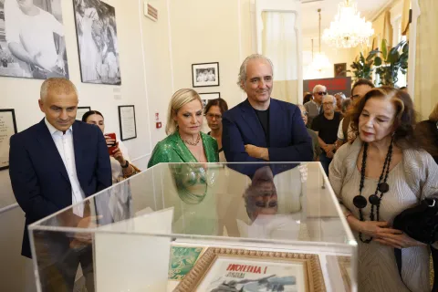 Stefania Sandrelli e Enrico Vanzina, a inaugurazione mostra “Alberto Sordi, maschera di un Vitellone”.