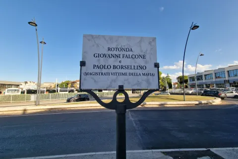 intitolata rotonda giovanni falcone e paolo borsellino