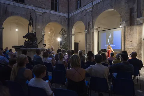 Voci allo specchio