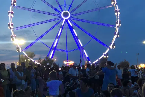 spiaggia libera tutti, 100 guitar
