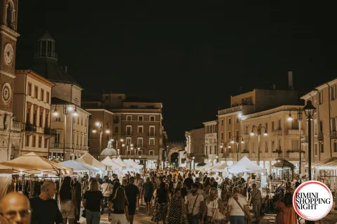 rimini shopping night