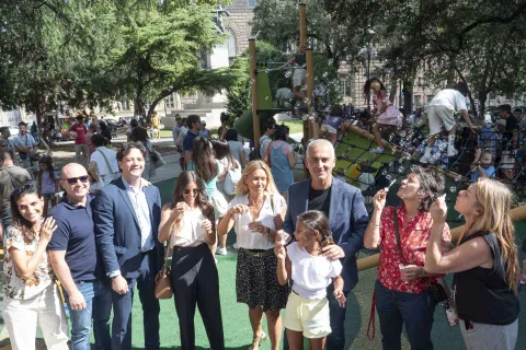 Nuova area giochi Piazza Ferrari