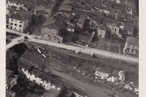 Arco d'Augusto e torrente Ausa