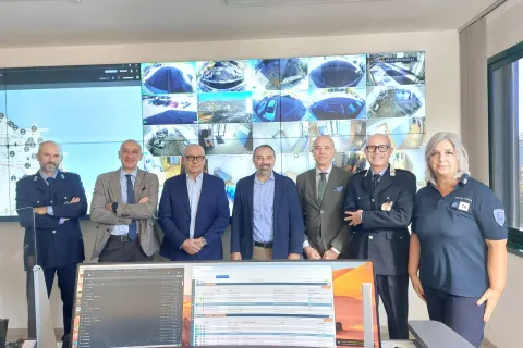visita vertici di confcommercio alla Cemtrale Radio della Polizia Locale