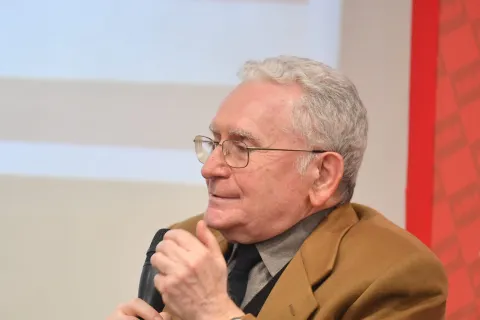 BIBLIOTERAPIA. Sabato 15 novembre (ore 17) alla Biblioteca Gambalunga la conferenza dell’antropologo Francesco Remotti