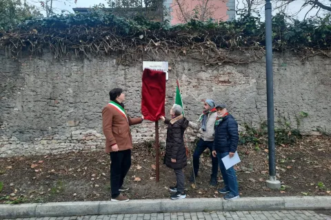 Intitolata la piazzetta ad Aristide Perilli