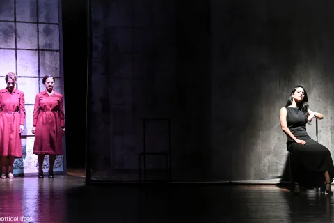 Stagione di prosa Teatro Galli: sabato 15 novembre “L’assaggiatrice di Hitler”