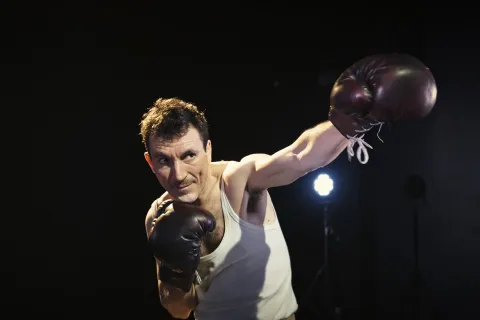 Stagione di prosa e danza - pugni pesanti