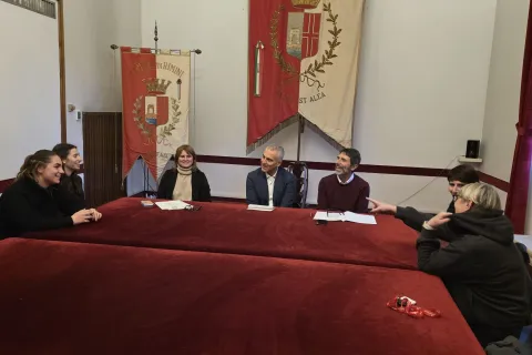 Dictée di Saint-Maur-des-Fossés: il Sindaco Jamil Sadegholvaad si complimenta con le due studentesse riminesi