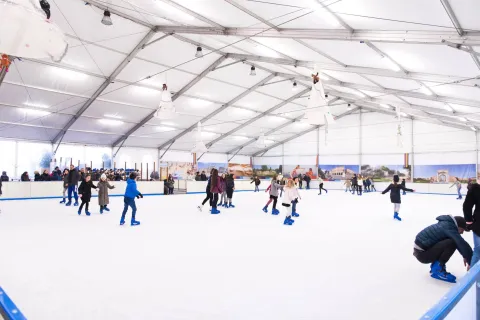 pista ghiaccio coperta