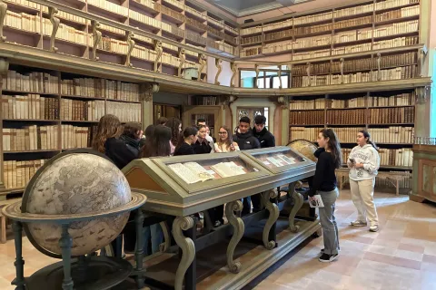 Una settimana di cultura a Rimini: studenti ciceroni, visite tematiche e appuntamenti natalizi- sale antiche