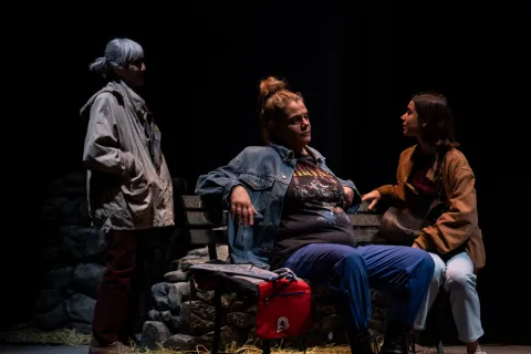 Misurare il salto delle rane_(foto di scena Andrea Morgillo)