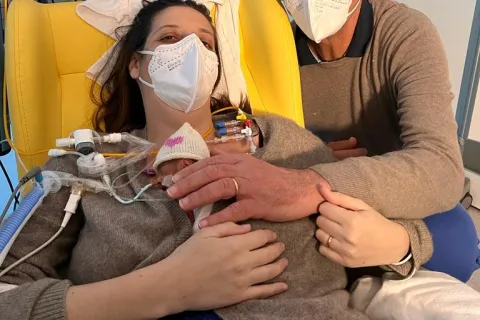 bimba salvata dalla Terapia Intensiva Neonatale di Rimini