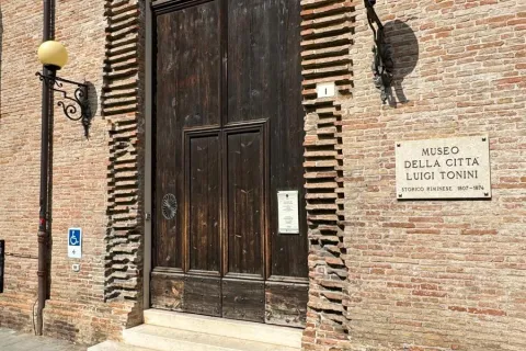 ingresso museo città