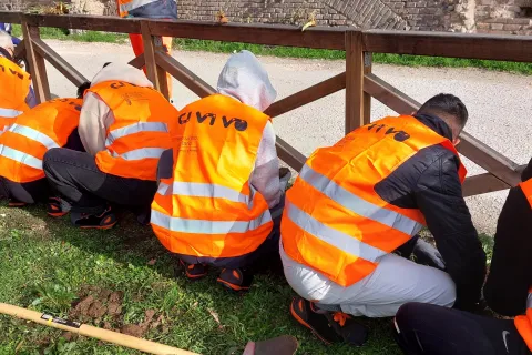 volontari civivo a lavoro2 - foto archivio