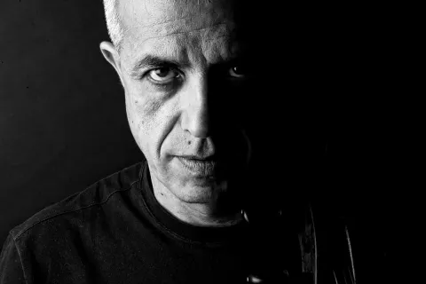 Giovanni Sollima_autore Francesco Ferla_copyright 2012 Almendra Music