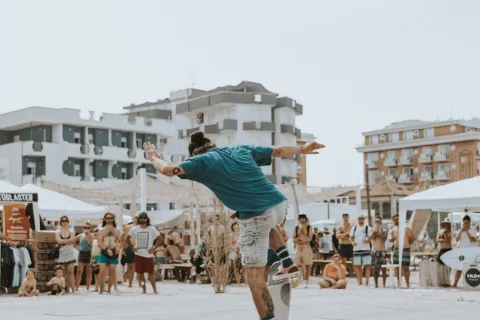 Saul Hands festival