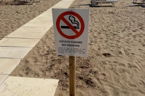 divieto di fumo in spiaggia