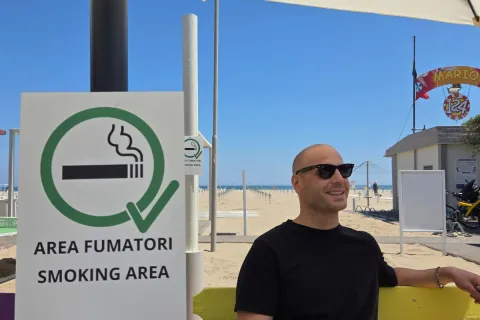 zona fumatori in spiaggia