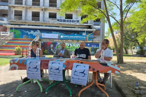 Conferenza stampa 2026 giardino ex hotel delle Nazioni