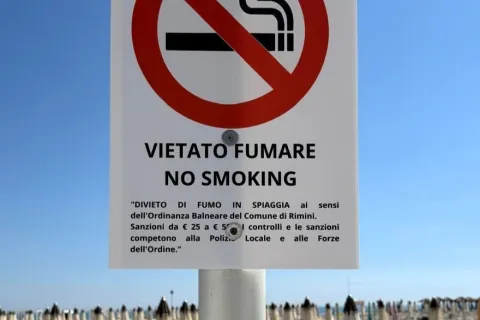 divieto di fumo in spiaggia