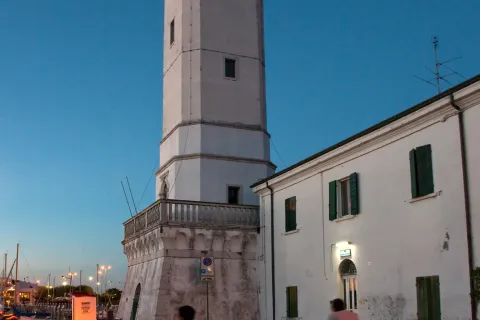 lighthouse - il faro