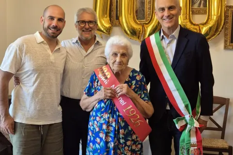 NONNA MARIA  COMPIE 100 ANNI 