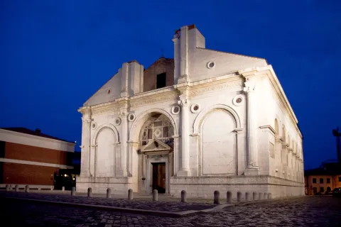 Tempio notturno 