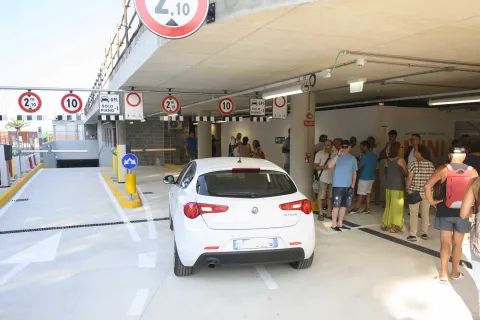 parcheggio interrato di piazza Marvelli
