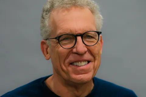 Carlton_Cuse_Headsho