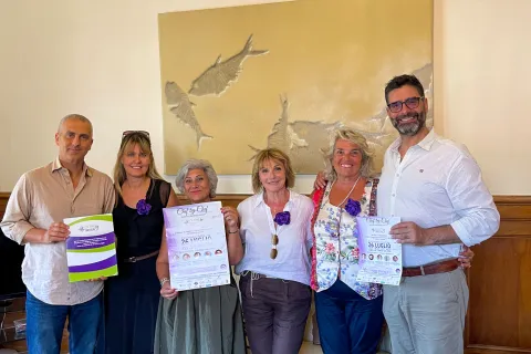 L'associazione Oltre la Ricerca ricevuta in Comune dal Sindaco Jamil Sadegholvaad e dall'assessore Kristian Gianfreda