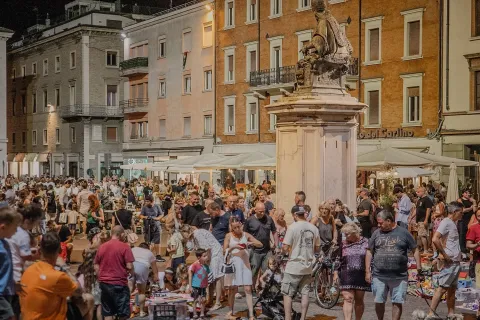 Mercatini bimbi_Shopping Night