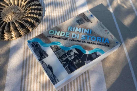 Onde di Storia: un viaggio nel turismo balneare riminese