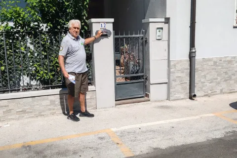 Distribuzione Volantino con le informazioni della visita del Santo Padre a Rimini