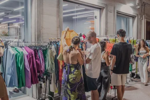 Shopping Night