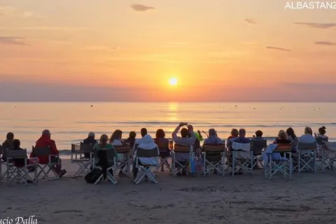 Agosto, il tempo dell'alba: a Rimini