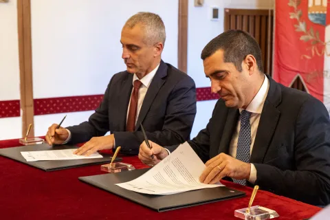firma de pascale e sindaco