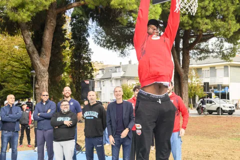 inaugurato campo basket miramare