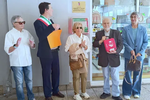 Da sinistra il Consigliere Ascor Antonio Baccini, l'Assessore Bragagni, la consorte di Destro Cristina Socci, il Presidente Ascor Nando Piccari con la Vice Presidente Roberta Balducci