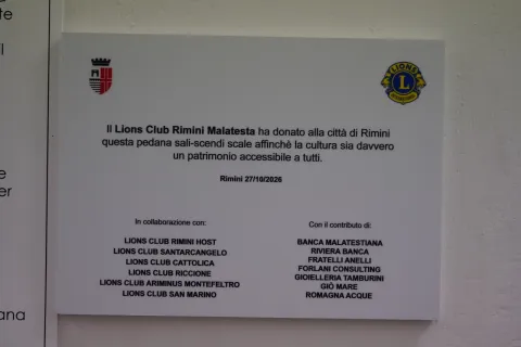 nuovo servoscala biblioteca gambalunga