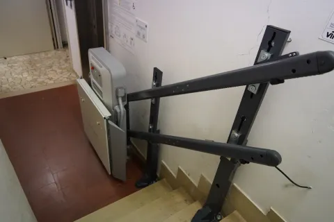 nuovo servoscala biblioteca gambalunga