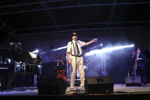 07.jpg