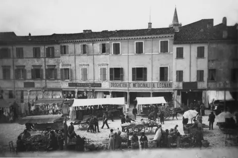 094_-_piazza_tre_martiri_primi_900_.jpg
