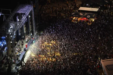 10molostreetparade_2017_ric8353.jpg
