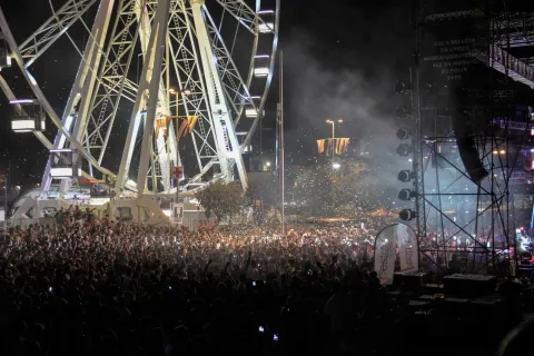 15molostreetparade2017_ric8087.jpg