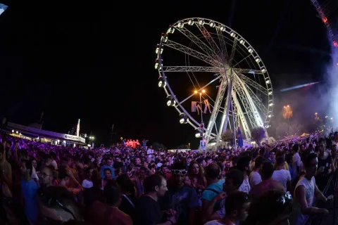 16molostreetparade2017_ric7933.jpg