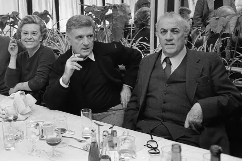 1982_con_federico_fellini_e_giulietta_masina_al_caffe_delle_rose.jpg