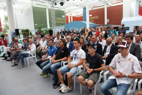 3_-_motogp_expo.jpg